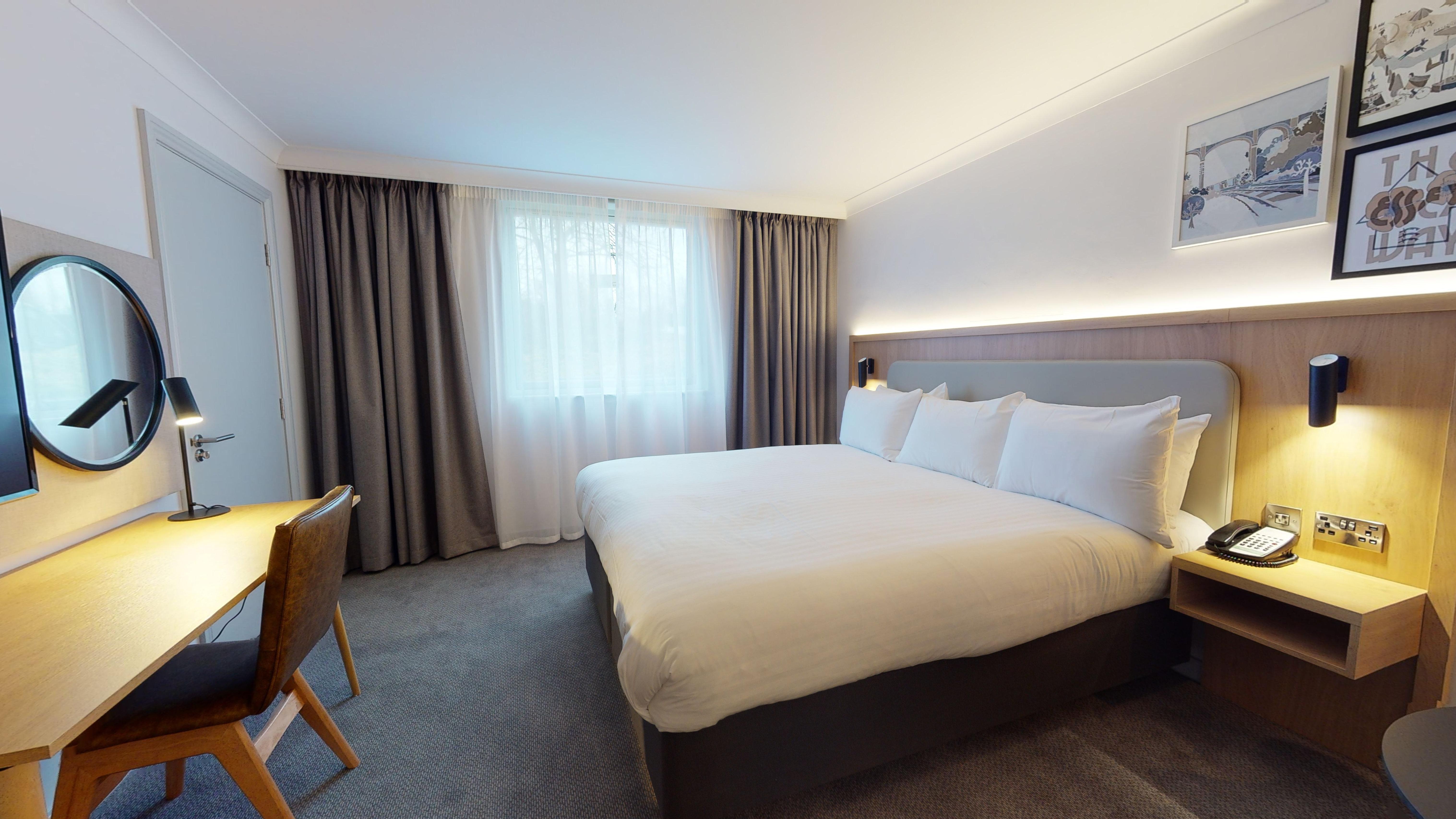 Holiday Inn Brentwood By Ihg Exterior photo