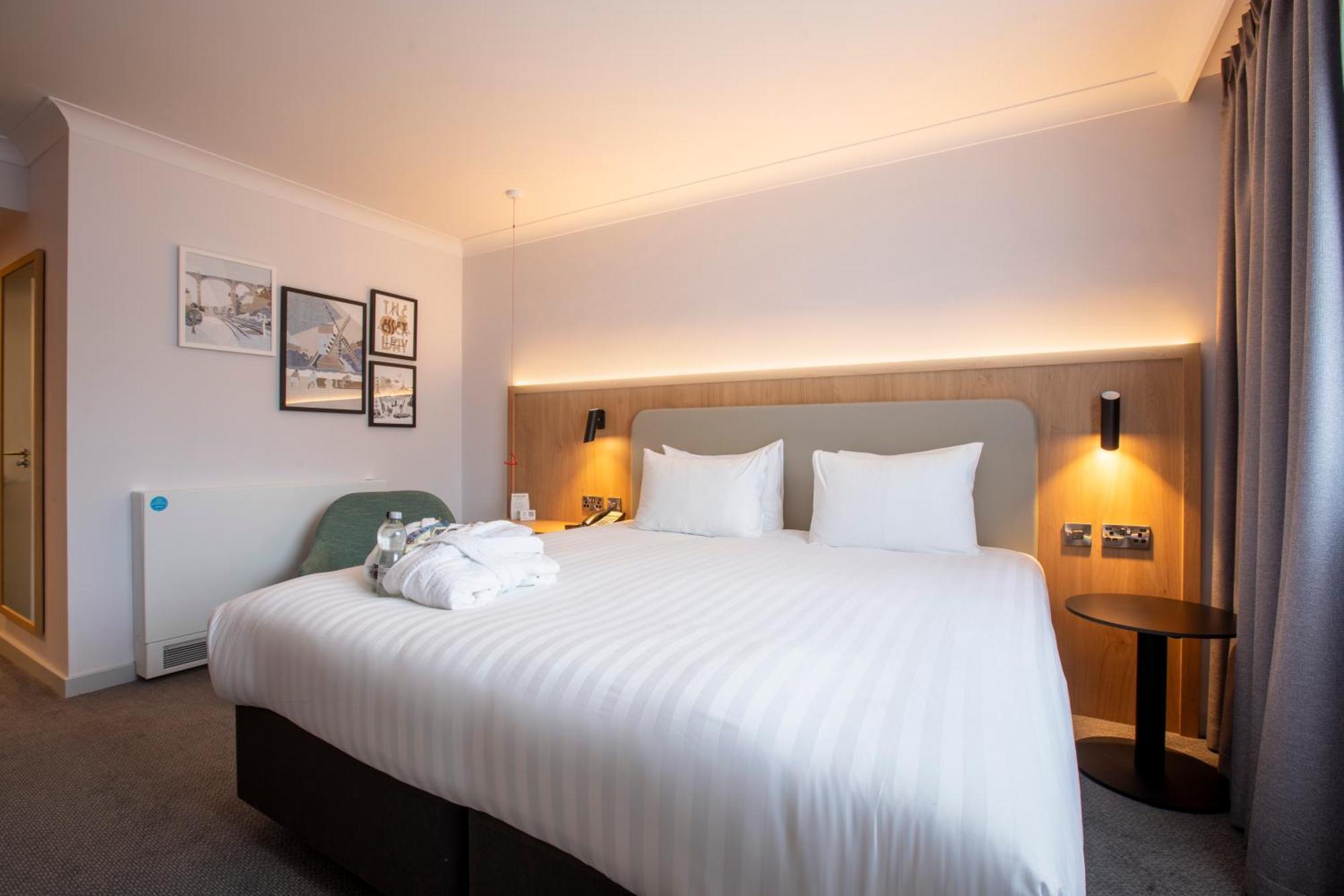 Holiday Inn Brentwood By Ihg Exterior photo