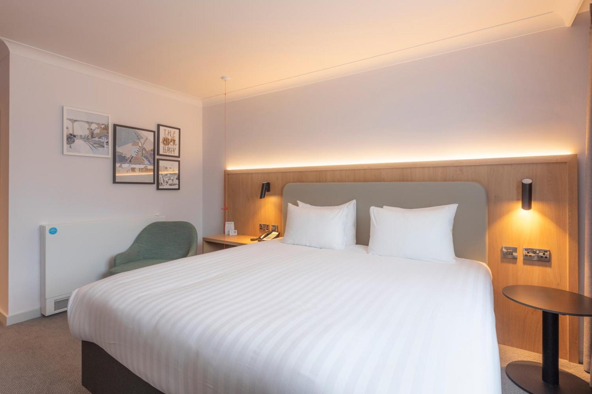 Holiday Inn Brentwood By Ihg Exterior photo
