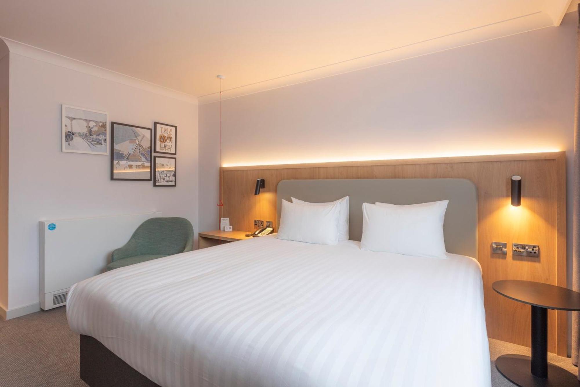Holiday Inn Brentwood By Ihg Exterior photo