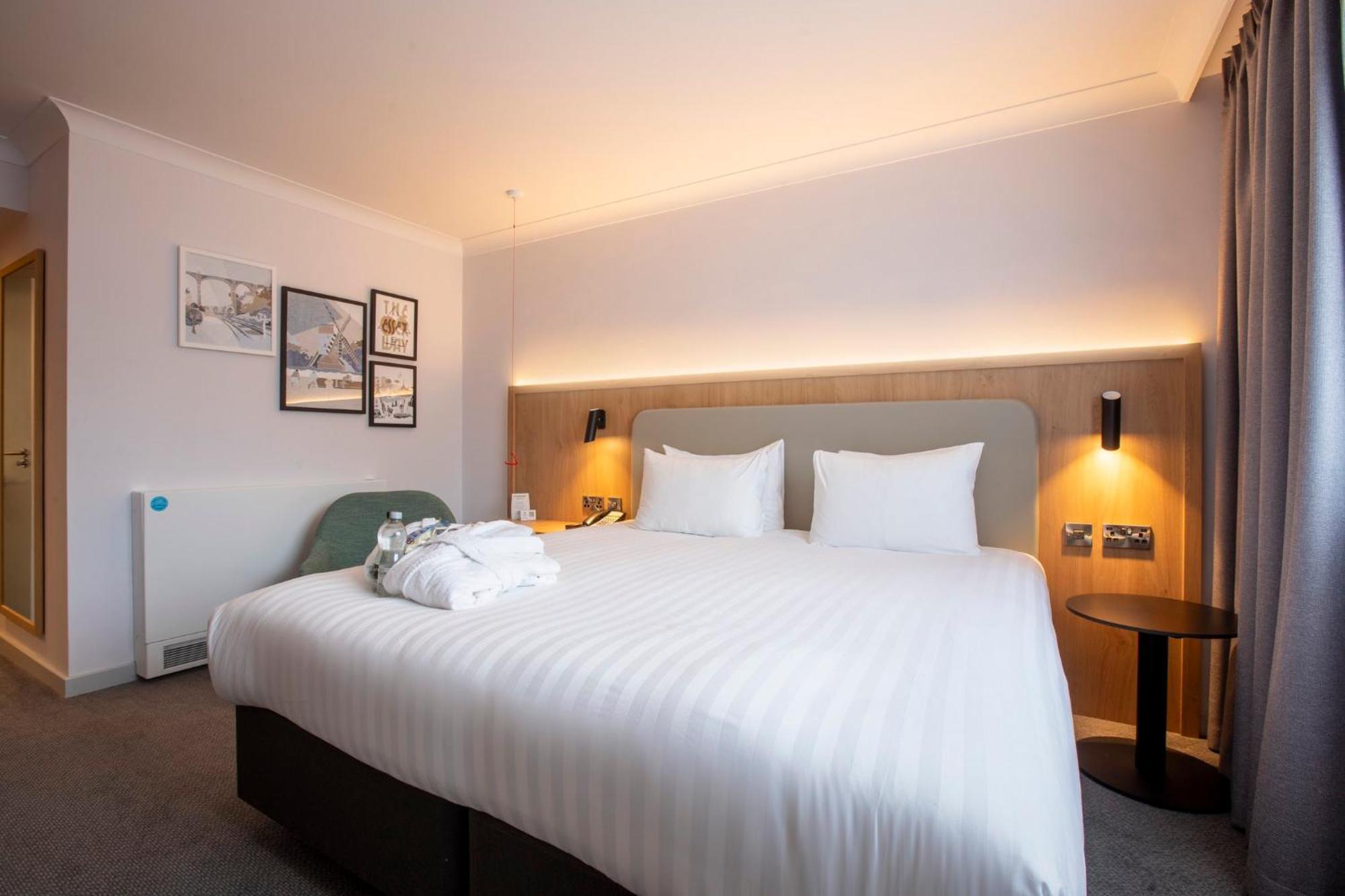 Holiday Inn Brentwood By Ihg Exterior photo